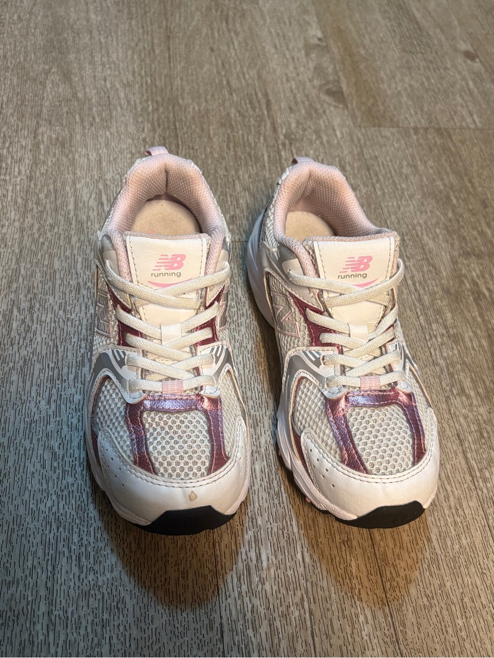 NEW BALANCE 530 KIDS SIZE 2 PINK AND WHITE